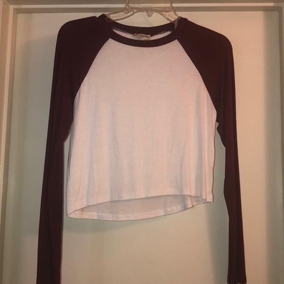 Maroon long sleeved Tilly’s top - Picture 1 of 3